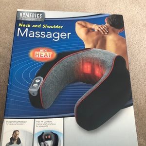 Neck and shoulder massager with heat